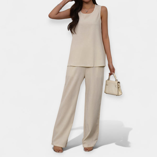 Completo comodo con top senza maniche e pantaloni larghi