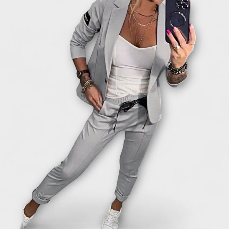 Vionne | Elegante completo composto da top, giacca e pantaloni