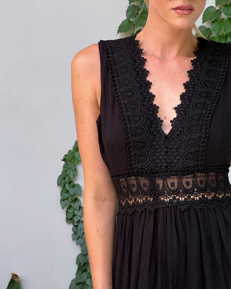 Eleni | Elegant Dress with Lace and V-Neck