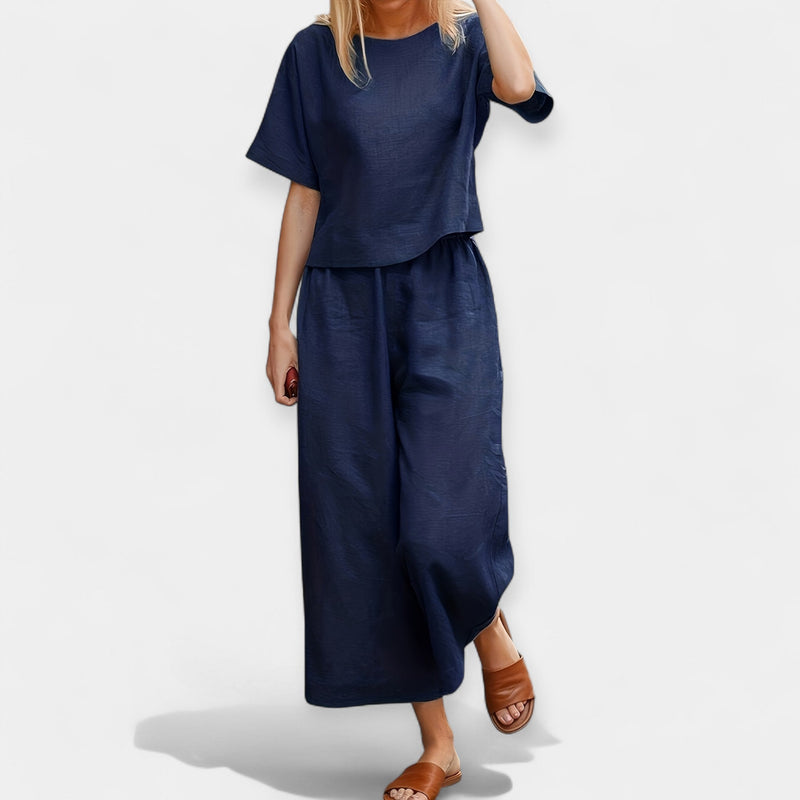 Completo pantaloni ariosi con top a maniche corte