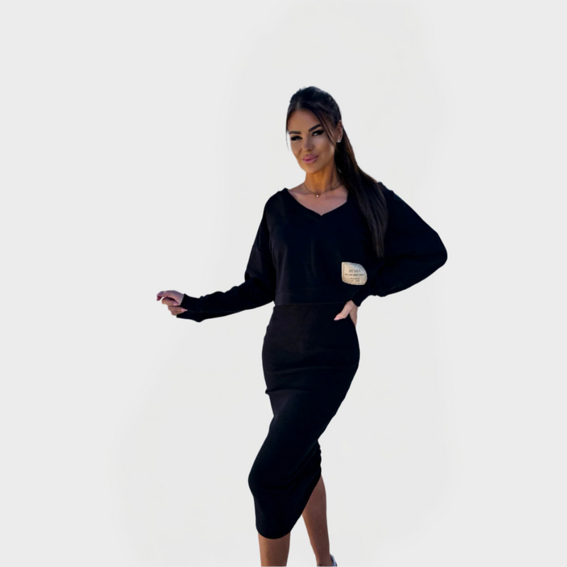 Conjunto de verano con sudadera y vestido para mayor comodidad y estilo.