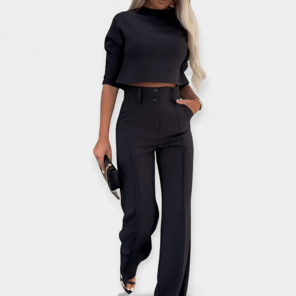 Completo crop top e pantaloni