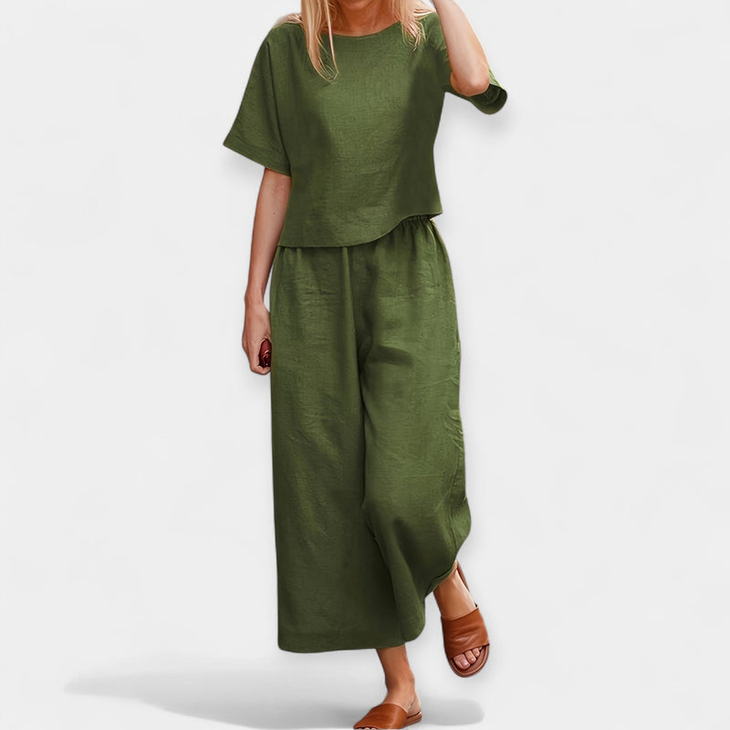 Completo pantaloni ariosi con top a maniche corte