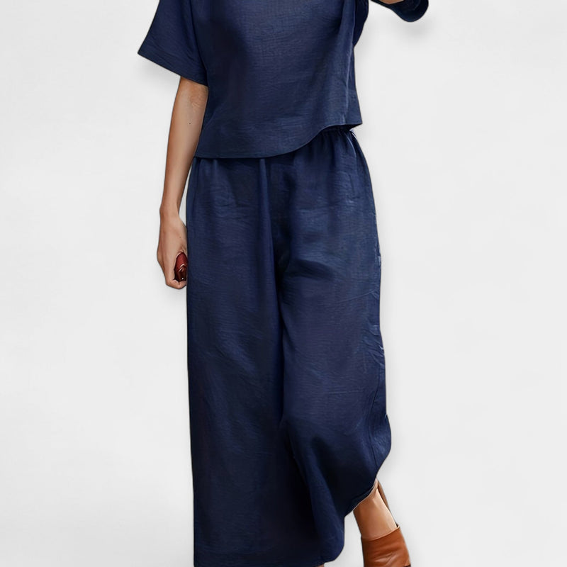 Completo pantaloni ariosi con top a maniche corte