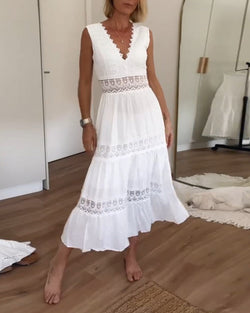 Eleni | Elegant Dress with Lace and V-Neck