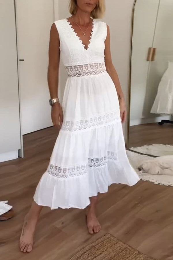 Eleni | Elegant Dress with Lace and V-Neck