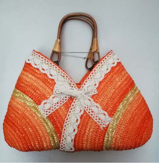 Ellie™ - Borsa tote intrecciata con dettagli fatti a mano