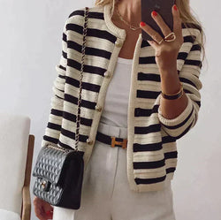 Eileen - Cardigan a righe con bottone moderno 