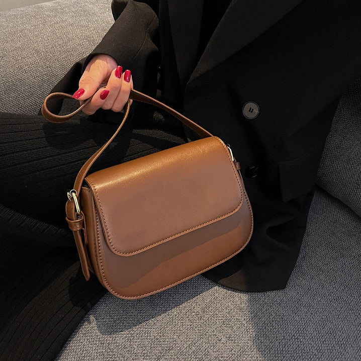 Avery™ Classic Saddle | Borsa a tracolla