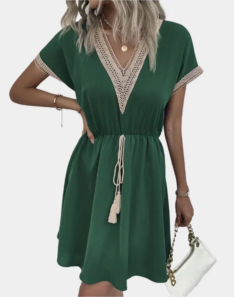 Vestido bohemio romántico con cinturón y escote en V