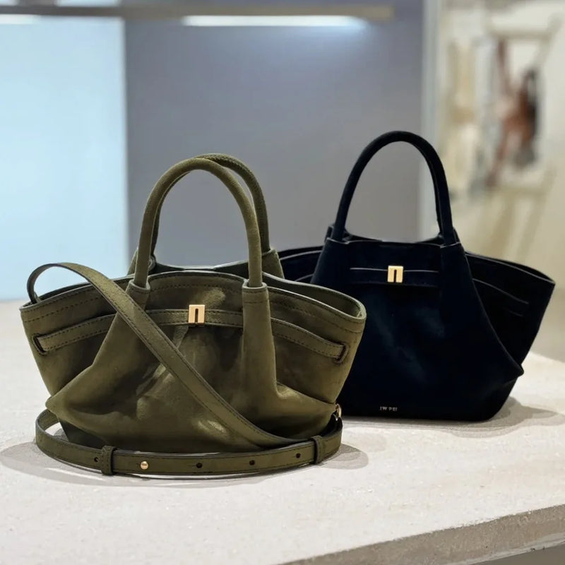 Riley™ - Borsa ascellare in micropelle scamosciata