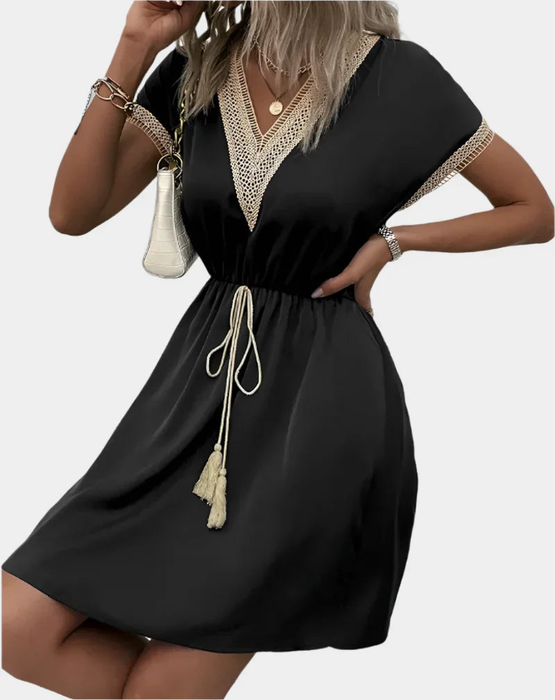 Vestido bohemio romántico con cinturón y escote en V