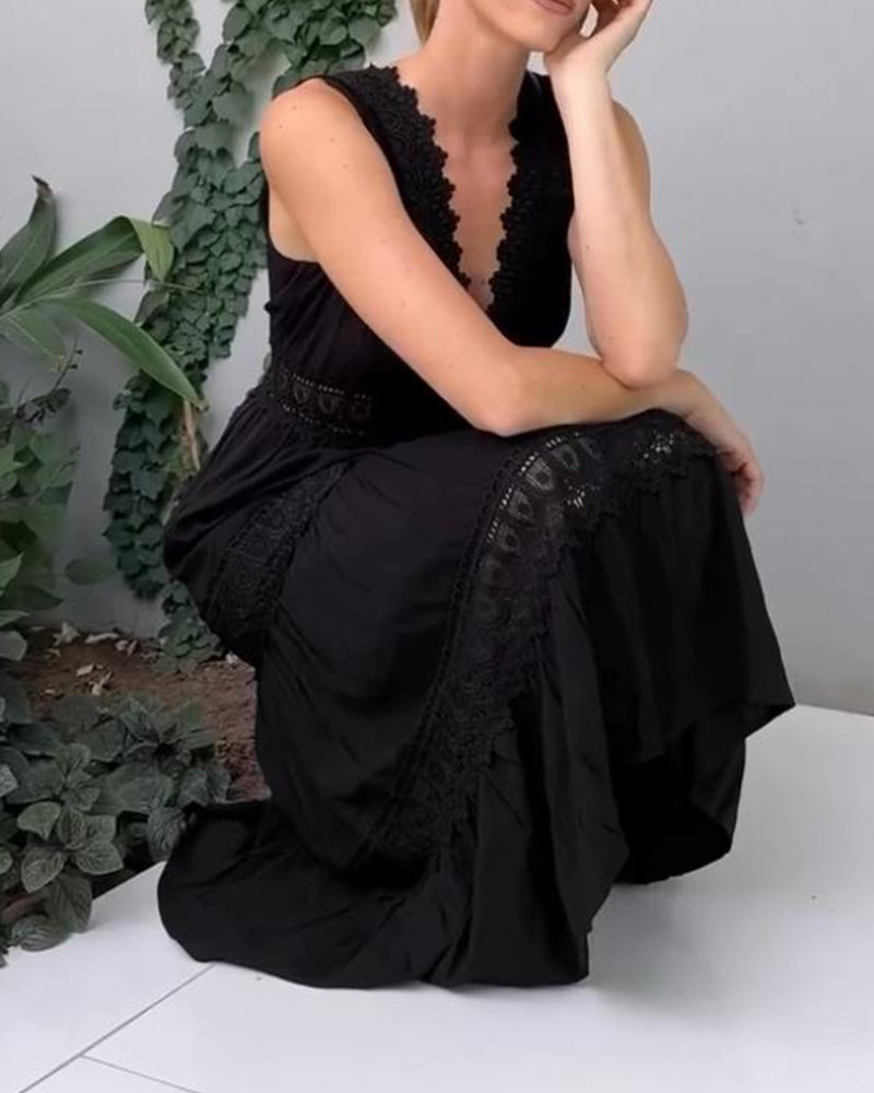 Eleni | Elegant Dress with Lace and V-Neck