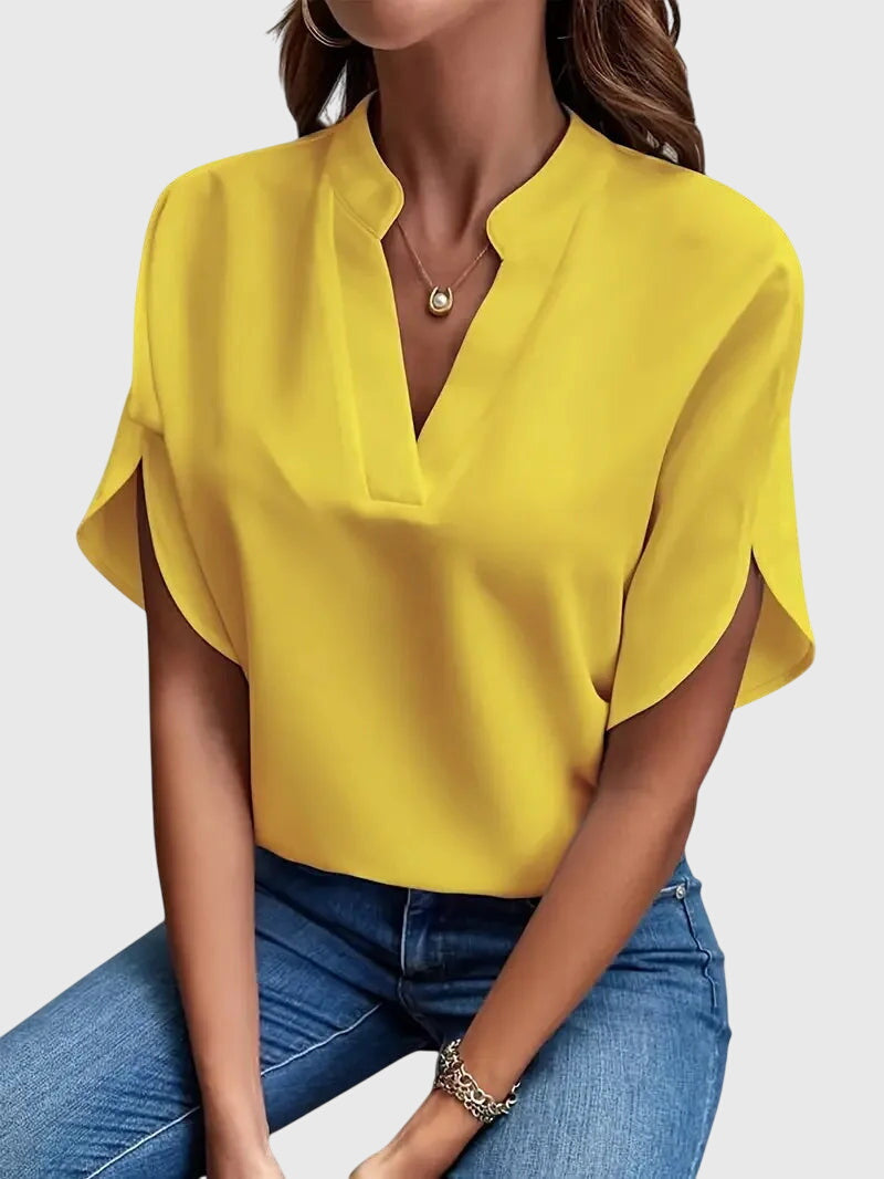 Beatrix™ | Camicia con scollo a V morbida ed elegante