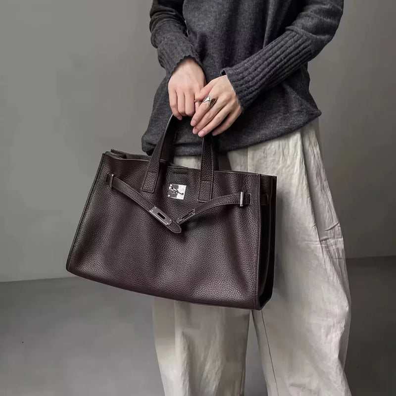 Women's Handbag – Classic Design and Elegant Finish
