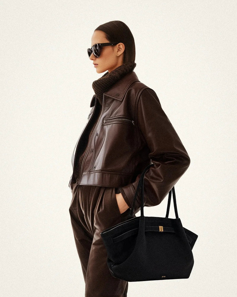 Riley™ - Borsa ascellare in micropelle scamosciata