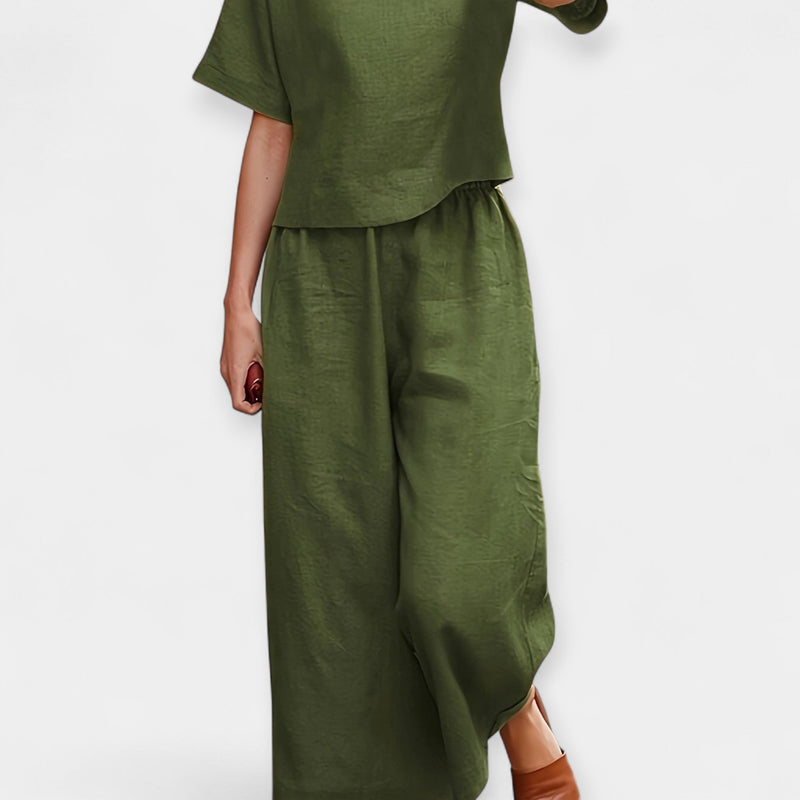 Completo pantaloni ariosi con top a maniche corte