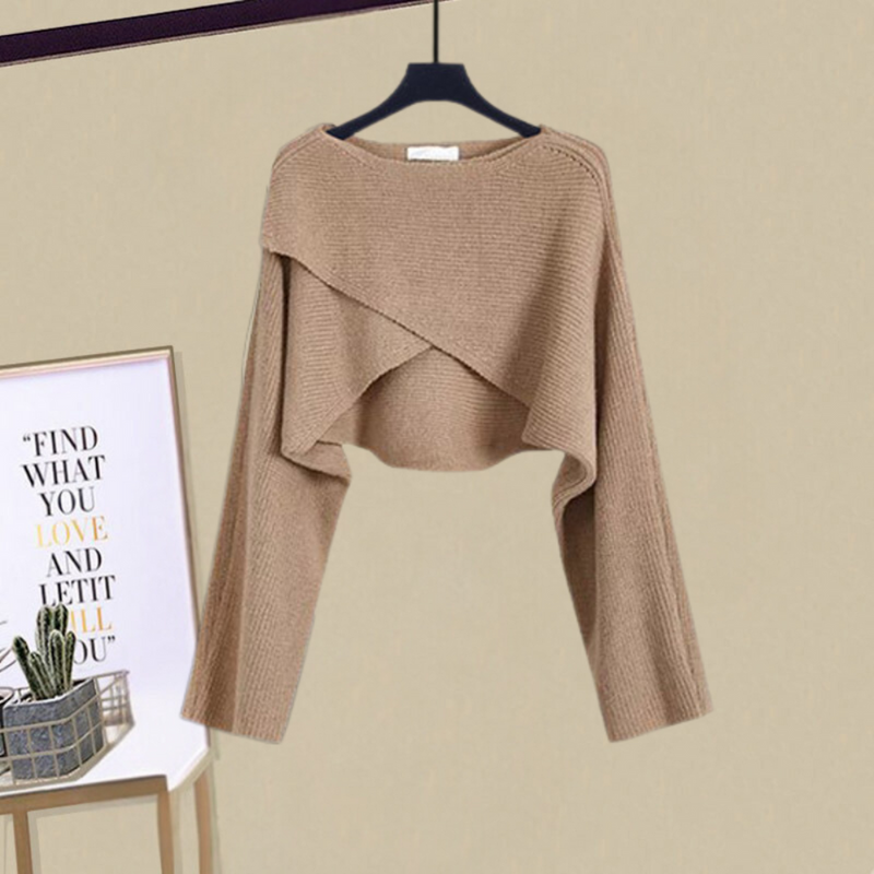 Elle™ | Completo due pezzi senza tempo con dettagli